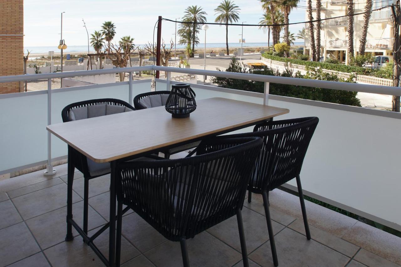 Beach Club House Apartment Castelldefels Exterior foto